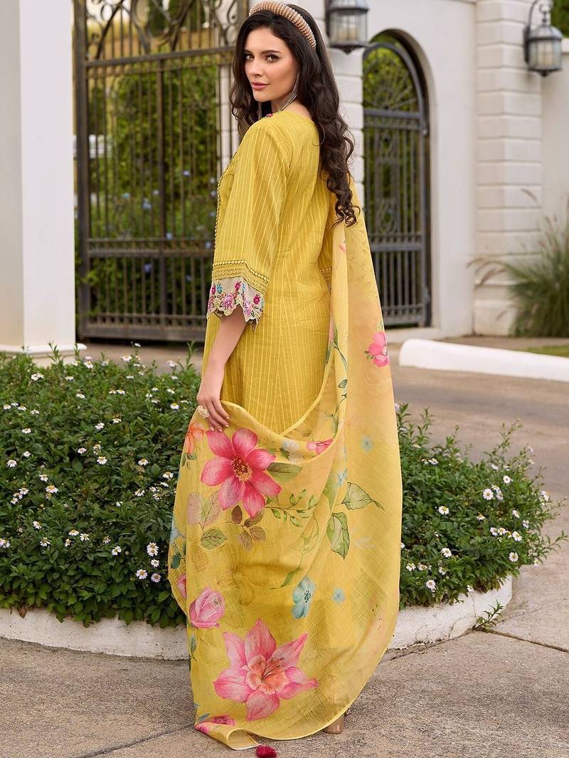 Women Floral Embroidered Regular Thread Work Pure Cotton Kurta with Trousers & With Dupatta