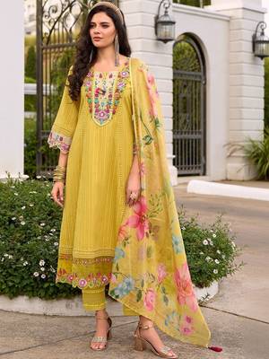 Women Floral Embroidered Regular Thread Work Pure Cotton Kurta with Trousers & With Dupatta 6