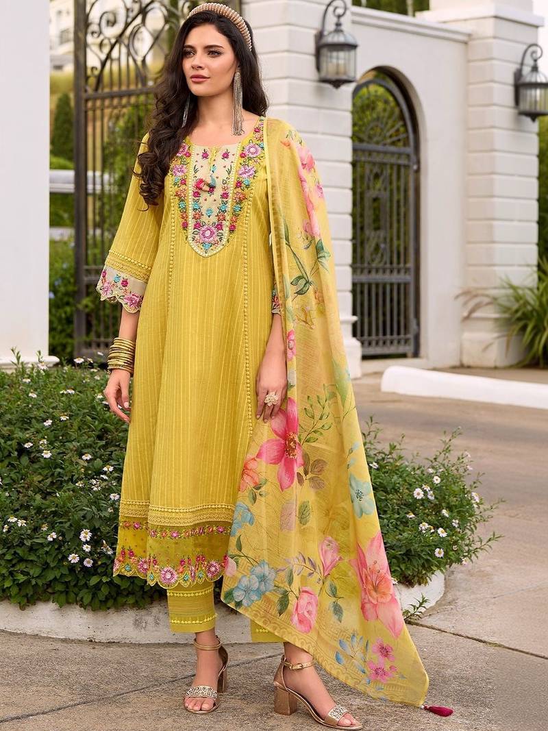 Women Floral Embroidered Regular Thread Work Pure Cotton Kurta with Trousers & With Dupatta