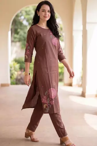 Women Floral Embroidered Regular Thread Work Kurta with Palazzos