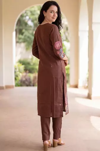 Women Floral Embroidered Regular Thread Work Kurta with Palazzos