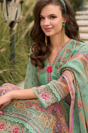 Women Floral Printed Regular Sequinned Linen Kurta with Trousers & With Dupatta