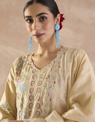 Floral Embroidered V-Neck Thread Work Pure Cotton Kurta With Trousers & Dupatta 1