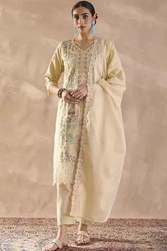 Floral Embroidered V-Neck Thread Work Pure Cotton Kurta With Trousers & Dupatta