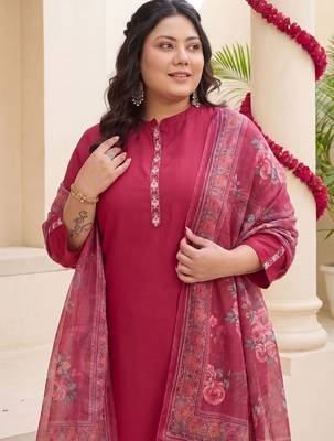 Plus Size Red Embroidered Straight Kurta Trousers With Dupatta Set 3