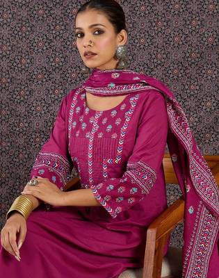 Floral Embroidered Round Neck Pure Cotton Straight Kurta With Trousers & Dupatta 1