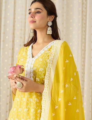 Women Embroidered Regular Chikankari Pure Cotton Kurta With Trousers & Dupatta 2
