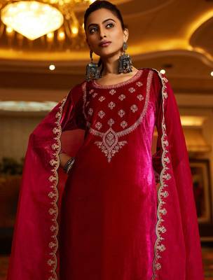 Women Ethnic Motifs Embroidered Regular Velvet Kurta with Trousers & With Dupatta 1
