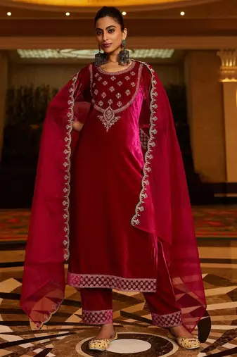 Women Ethnic Motifs Embroidered Regular Velvet Kurta with Trousers & With Dupatta