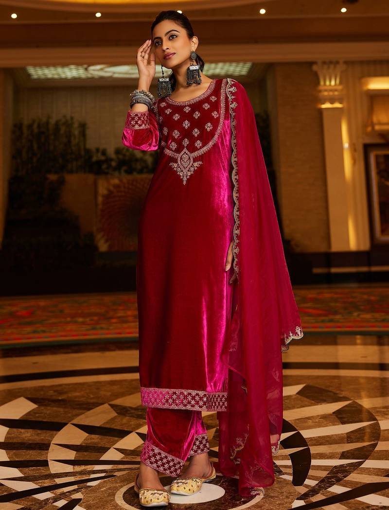 Women Ethnic Motifs Embroidered Regular Velvet Kurta with Trousers & With Dupatta