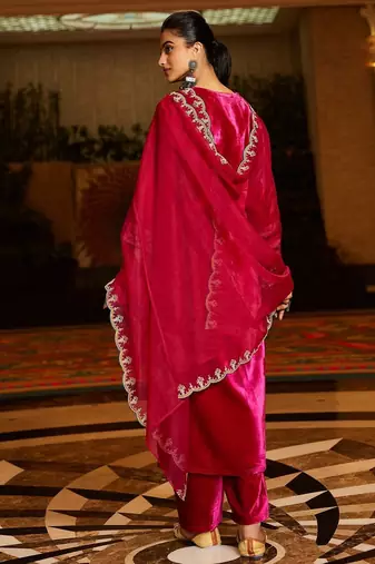 Women Ethnic Motifs Embroidered Regular Velvet Kurta with Trousers & With Dupatta
