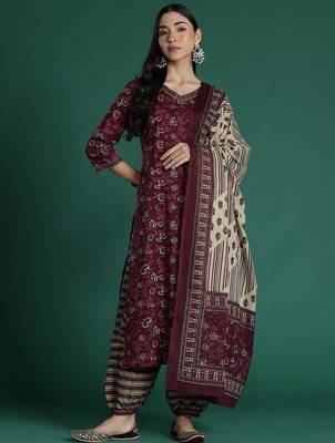 Women Floral Printed Regular  Cotton Kurta with Salwar & With Dupatta 2