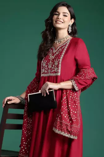Floral Yoke Design Sequinned Kurta With Trousers & Dupatta