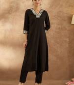 Women Floral Kurta with Trousers