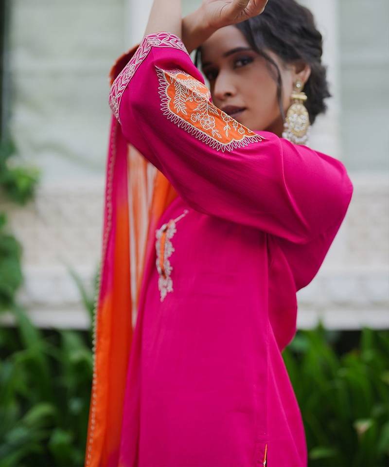 Women Ethnic Motifs Embroidered Regular Kurta with Trousers & With Dupatta