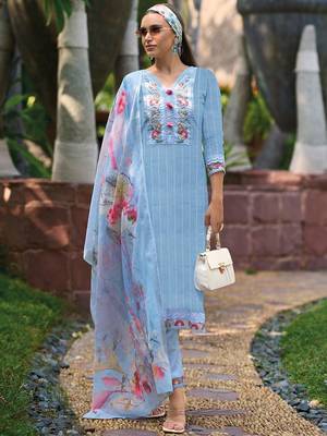Floral Embroidered Pure Cotton Kurta With Trousers & Dupatta 4