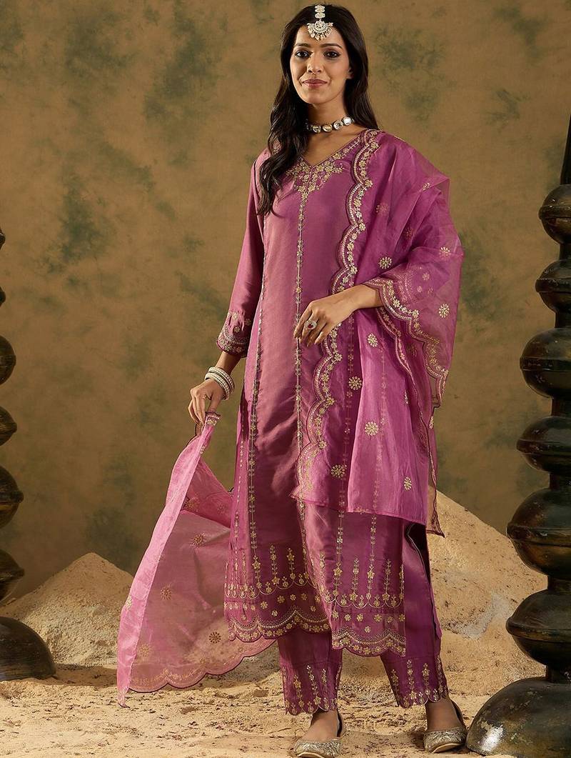 Floral Embroidered Zari Work Detail Regular Slevees V- Neck Silk Blend Kurta Set
