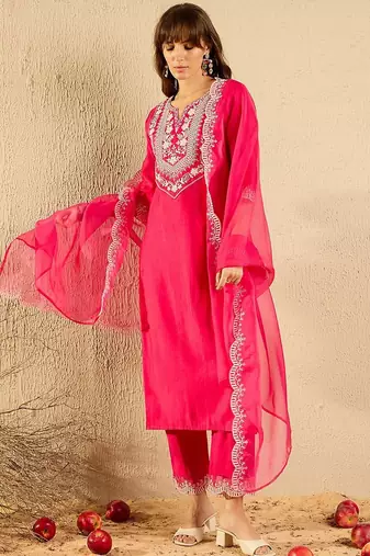 Women Floral Embroidered Regular Thread Work Liva Kurta with Trousers & With Dupatta