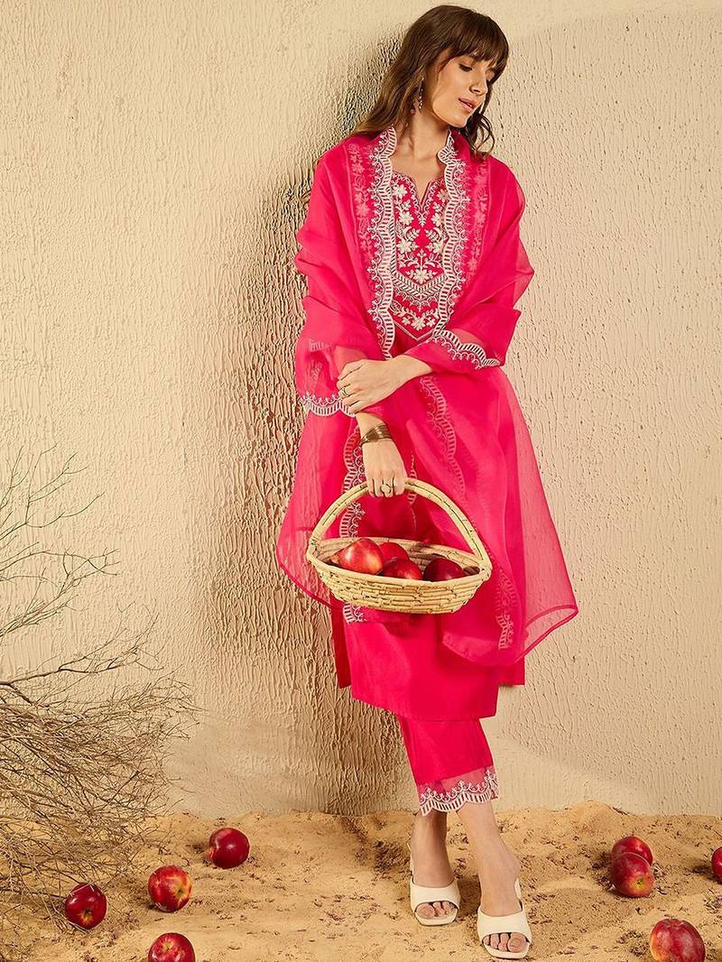 Women Floral Embroidered Regular Thread Work Liva Kurta with Trousers & With Dupatta