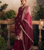 Women Floral Embroidered Regular Sequinned Kurta with Trousers & With Dupatta