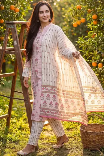Women Floral Printed Regular Beads and Stones Pure Cotton Kurta with Trousers & With Dupatta