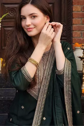 Women Ethnic Motifs Embroidered Regular Kurta with Trousers & With Dupatta