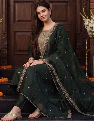 Women Ethnic Motifs Embroidered Regular Kurta with Trousers & With Dupatta 2