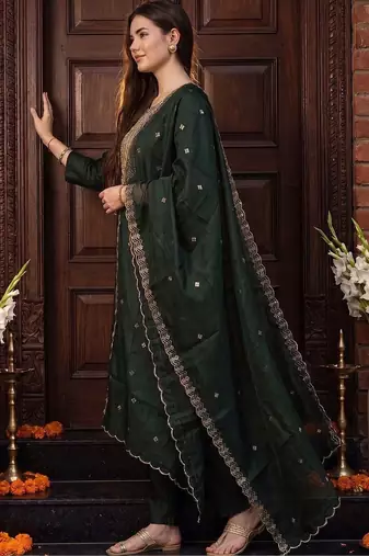 Women Ethnic Motifs Embroidered Regular Kurta with Trousers & With Dupatta