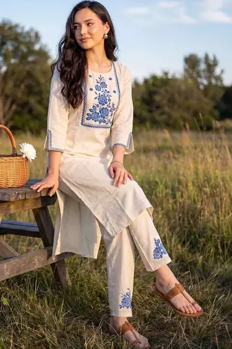 Women Floral Embroidered Regular Thread Work Pure Cotton Kurta with Trousers