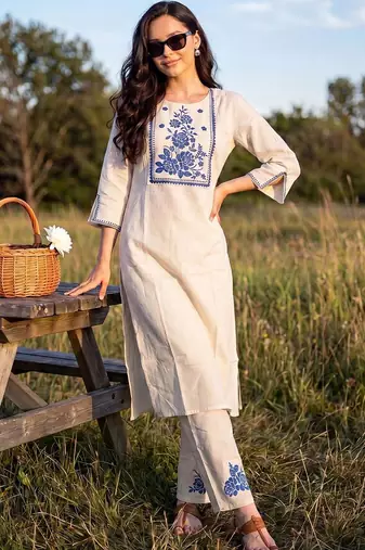 Women Floral Embroidered Regular Thread Work Pure Cotton Kurta with Trousers
