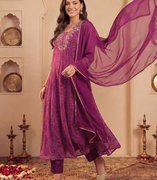Women Ethnic Motifs Printed Regular Thread Work Kurta with Trousers & With Dupatta
