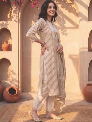 Women Printed Regular Thread Work Pure Cotton Kurta with Trousers & With Dupatta 1
