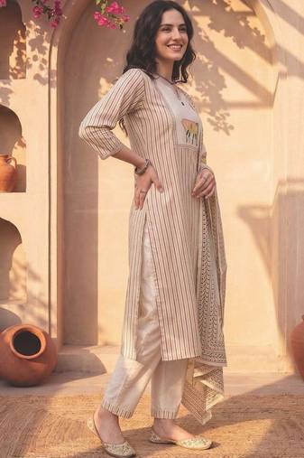 Women Printed Regular Thread Work Pure Cotton Kurta with Trousers & With Dupatta