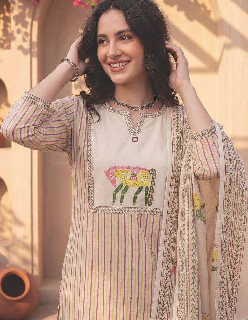 Women Printed Regular Thread Work Pure Cotton Kurta with Trousers & With Dupatta