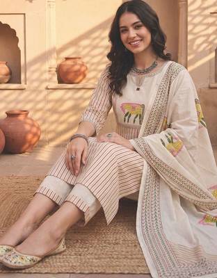 Women Printed Regular Thread Work Pure Cotton Kurta with Trousers & With Dupatta 3