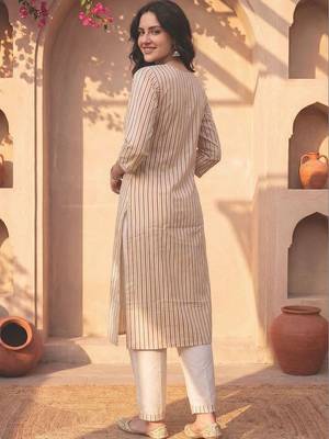 Women Printed Regular Thread Work Pure Cotton Kurta with Trousers & With Dupatta 4