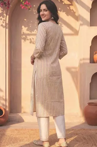 Women Printed Regular Thread Work Pure Cotton Kurta with Trousers & With Dupatta