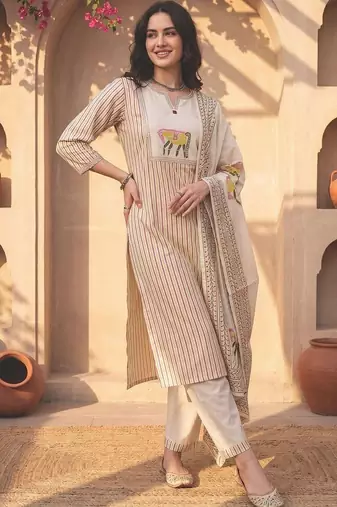 Women Printed Regular Thread Work Pure Cotton Kurta with Trousers & With Dupatta