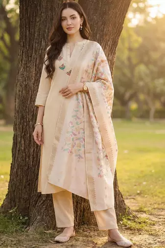 Women Ethnic Motifs Embroidered Regular Thread Work Kurta with Trousers & With Dupatta