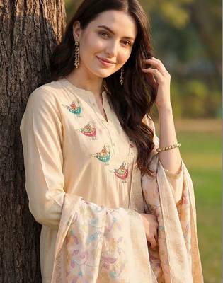 Women Ethnic Motifs Embroidered Regular Thread Work Kurta with Trousers & With Dupatta 3