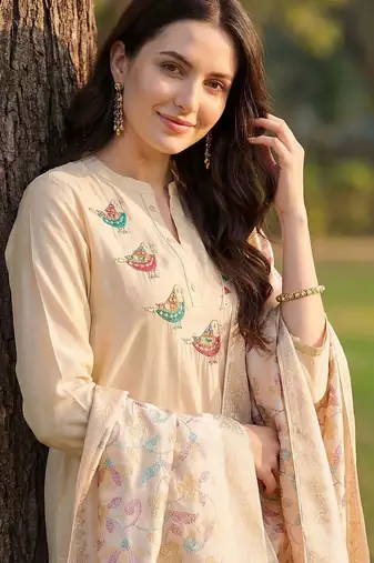 Women Ethnic Motifs Embroidered Regular Thread Work Kurta with Trousers & With Dupatta