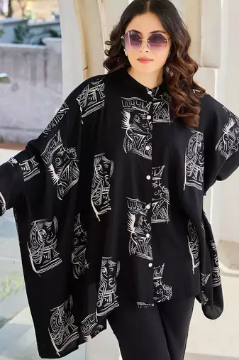 Women Geometric Printed Mandarin Collar Regular Kaftan Kurta with Trousers