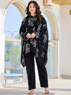 Women Geometric Printed Mandarin Collar Regular Kaftan Kurta with Trousers 2
