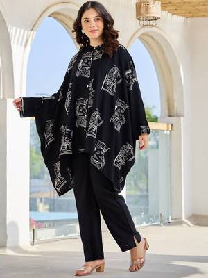 Women Geometric Printed Mandarin Collar Regular Kaftan Kurta with Trousers 4