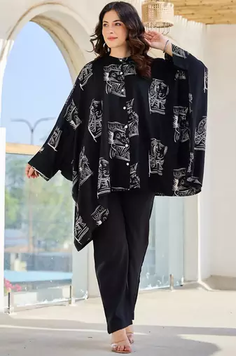 Women Geometric Printed Mandarin Collar Regular Kaftan Kurta with Trousers