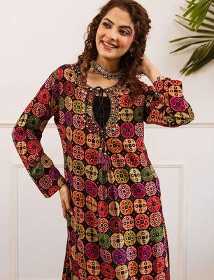 Women Printed Regular Beads and Stones Work Kurta with Palazzos 2