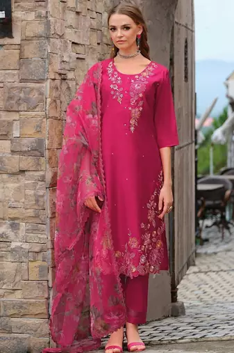 Women Floral Embroidered Kurta with Trousers & Dupatta