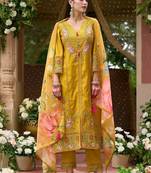 Women Floral Embroidered Regular Thread Work Kurta Wth Trousers & Dupatta