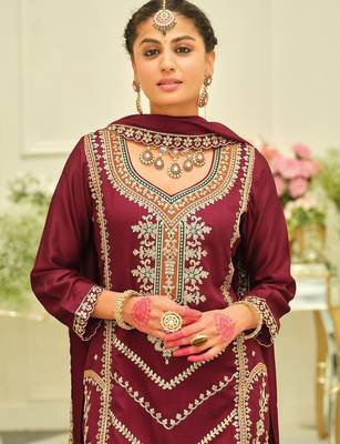 Ethnic Motifs Embroidered Zari Kurta with Trousers & With Dupatta 4