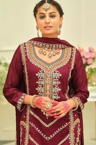 Ethnic Motifs Embroidered Zari Kurta with Trousers & With Dupatta
